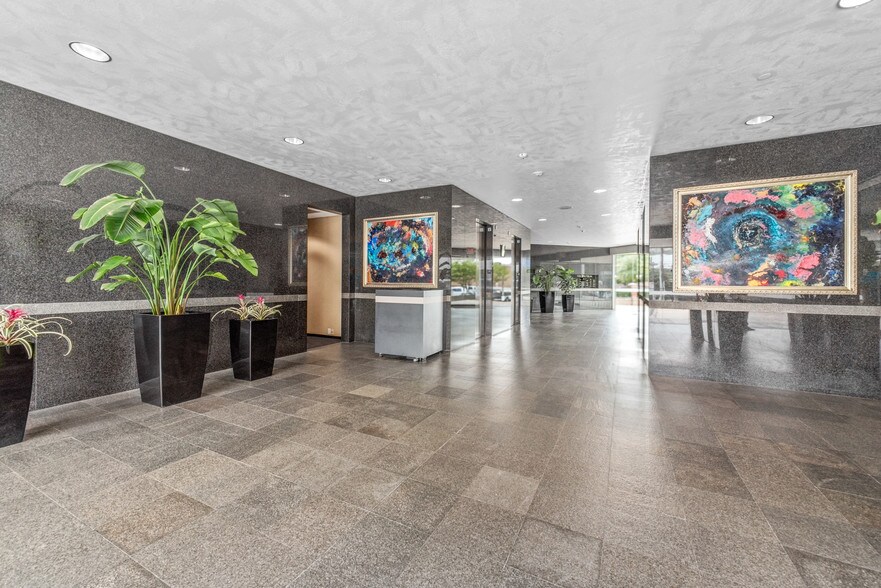 More Photos Of 5858 Westheimer Rd, Houston Office For Lease