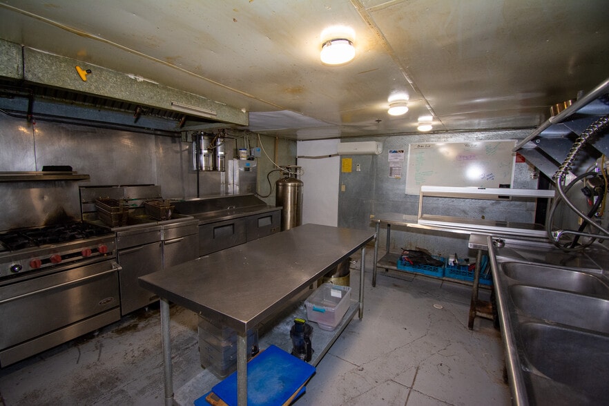 More Photos Of 715 S Polk St, Amarillo Bar For Lease