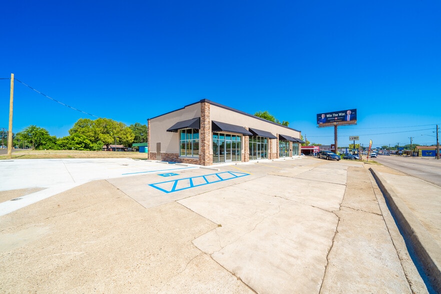 More Photos Of 307 US Highway 271 N, Gilmer Storefront Retail Office For Lease
