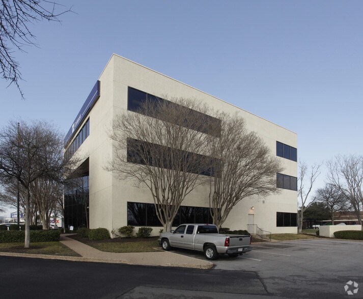 More Photos Of 7951 Shoal Creek Blvd, Austin Office For Lease