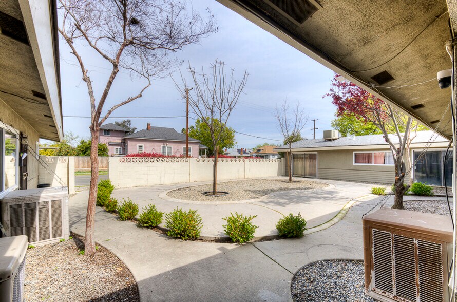 More Photos Of 289 N Calaveras St, Fresno Apartments For Sale