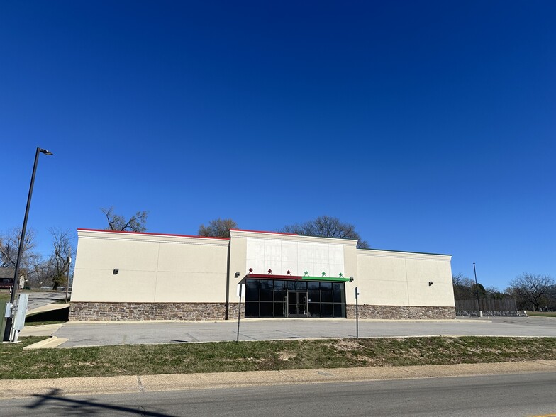 Primary Photo Of 503 E Main St, Willow Springs General Retail For Lease