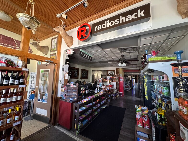 More Photos Of 145 Riley St, Dundee Storefront Retail Office For Sale