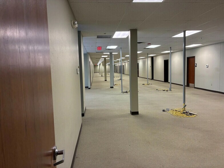More Photos Of 9210 S Western Ave, Oklahoma City Office For Lease