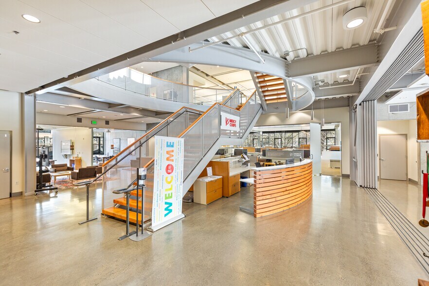 More Photos Of 45 SW Ankeny St, Portland Office For Sale