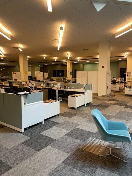 More Photos Of 49 W Maryland St, Indianapolis General Retail For Lease
