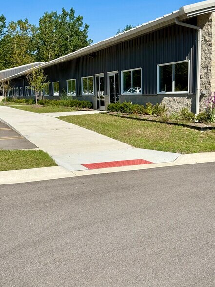 More Photos Of 6060 Schooner St, Van Buren Twp Warehouse For Lease
