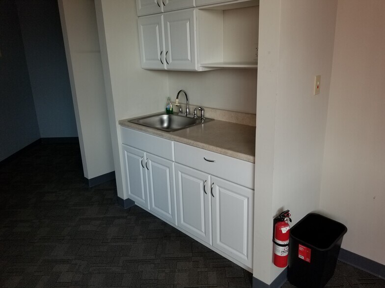 More Photos Of 241 Maple Ave, Red Bank Medical For Lease