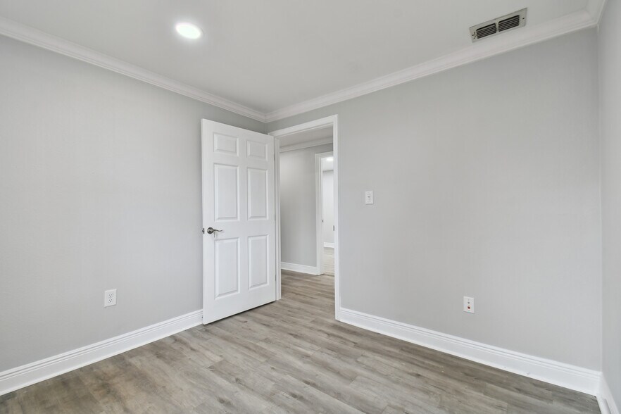 More Photos Of 21859 Sr-54, Lutz Medical For Sale