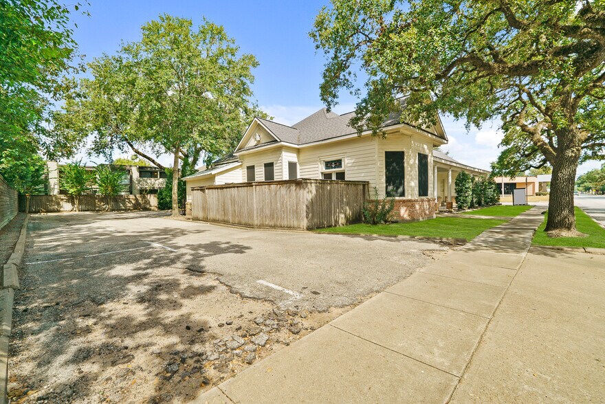 More Photos Of 800 Jackson St, Richmond Office Residential For Sale