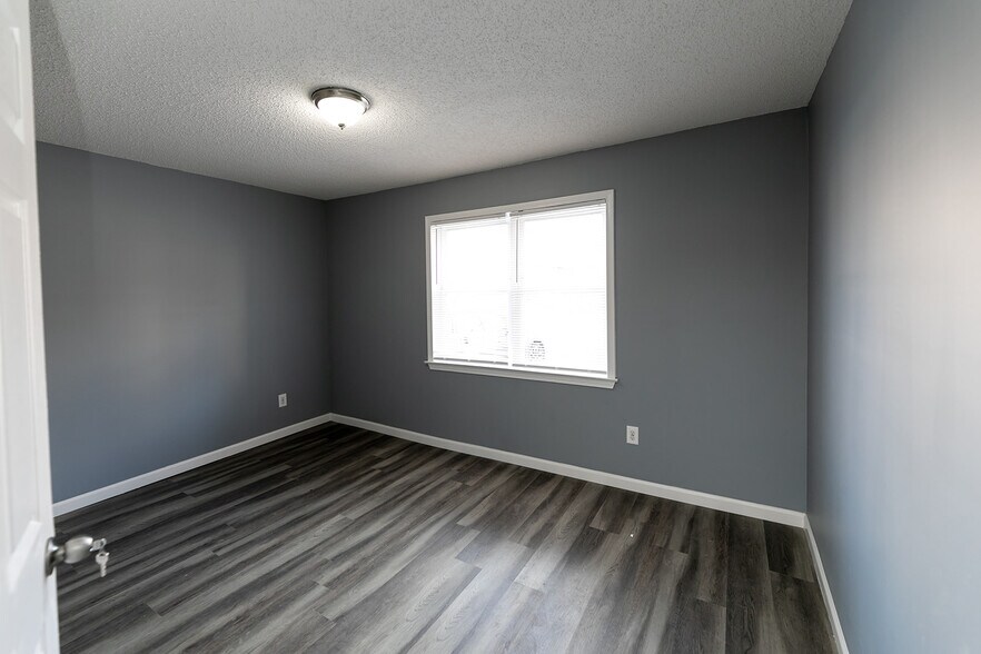 More Photos Of 3081 St. Charles Dr, Memphis Apartments For Sale