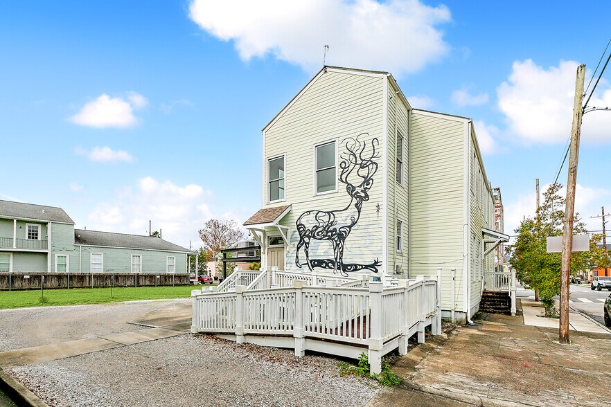 More Photos Of 2100 OC Haley Blvd, New Orleans Storefront For Lease