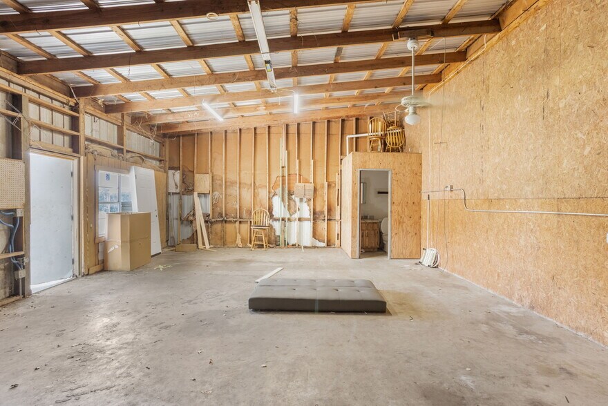 More Photos Of 300 N Dixie Ave, Fruitland Park Self Storage For Sale