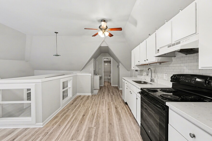 More Photos Of 1122 Caroline St, Fredericksburg Apartments For Sale