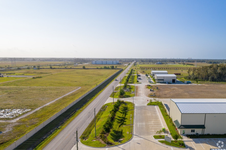 More Photos Of 16120 Lee Rd, Fort Myers Unknown For Lease