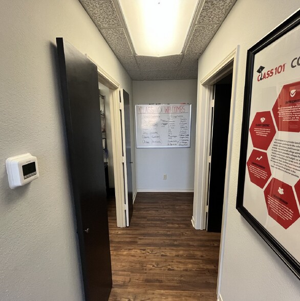 More Photos Of 9292 Huntington Sq, North Richland Hills Loft Creative Space For Lease