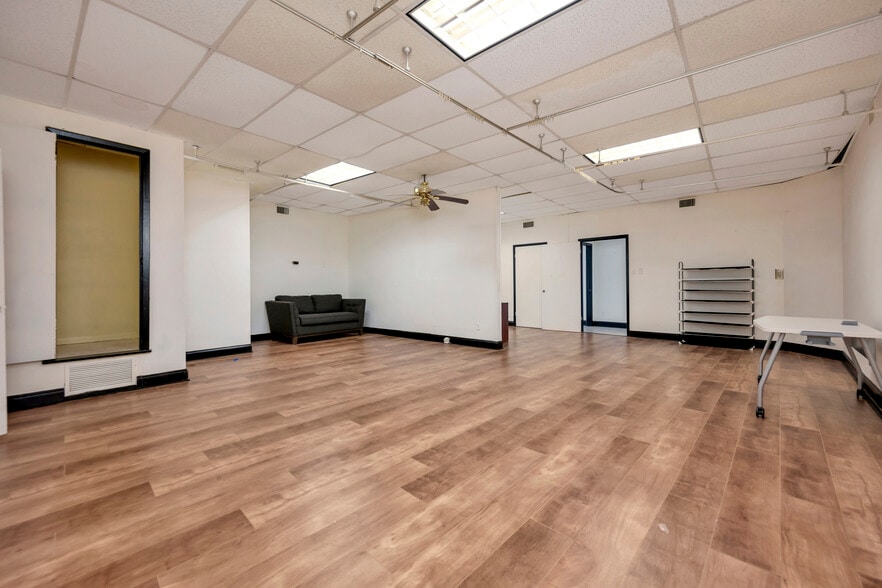 More Photos Of 2200 Evans Ave, Fort Worth Medical For Sale