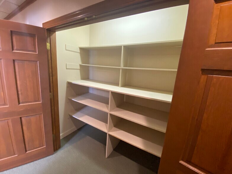 More Photos Of 901 Battleground Ave, Greensboro Office For Lease