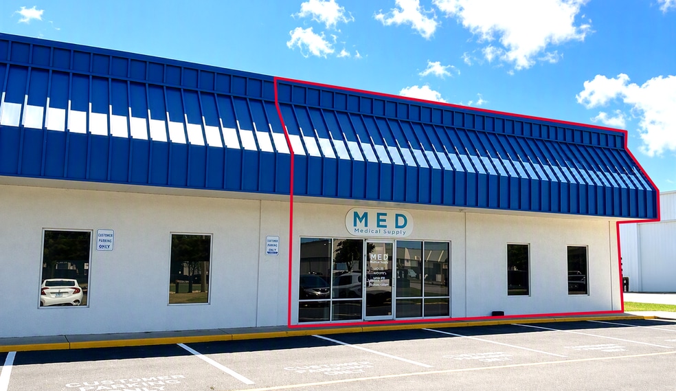 More Photos Of 1220 Executive Blvd, Chesapeake Showroom For Sale