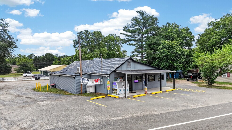 More Photos Of 105 Whiteleysburg Rd, Greensboro Convenience Store For Sale