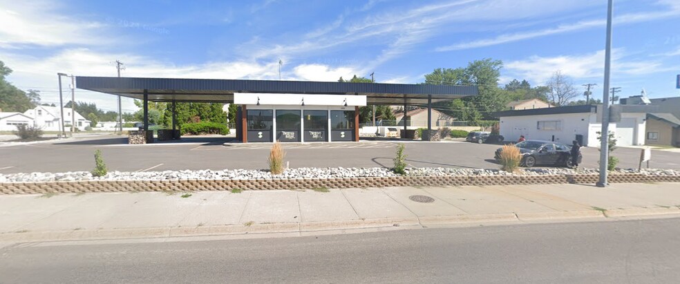 More Photos Of 1490 W Broadway St, Idaho Falls Service Station For Sale