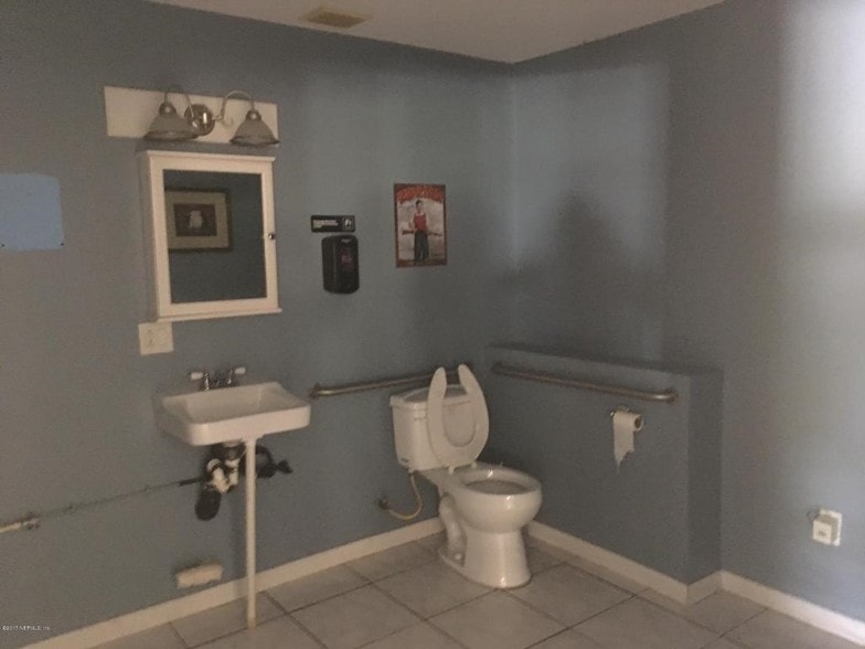 More Photos Of 413 Elm St, Welaka Freestanding For Sale