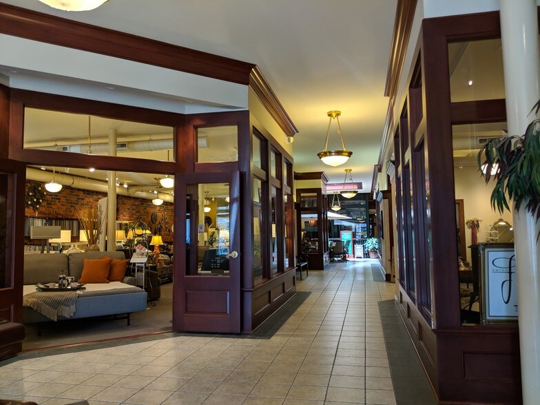 More Photos Of 144-156 E Liberty St, Wooster Storefront Retail Office For Lease