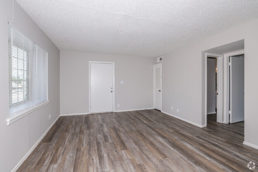 More Photos Of 1713 S Memorial Dr, Tulsa Apartments For Sale