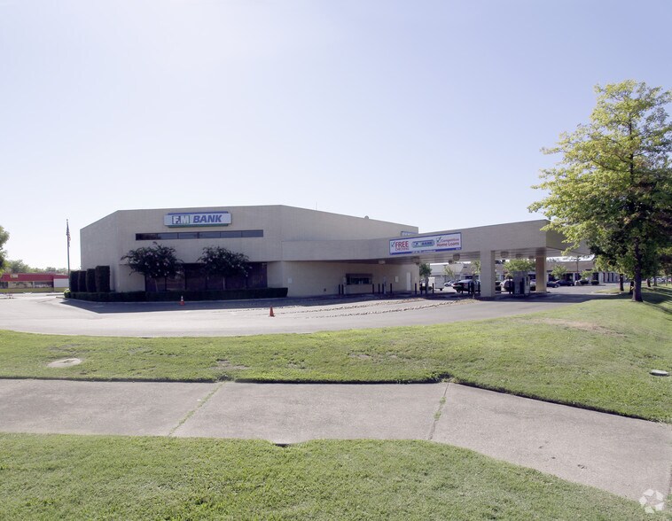 More Photos Of 700-1020 W Kettleman Ln, Lodi Unknown For Lease