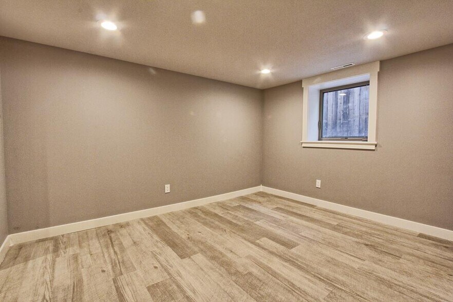 More Photos Of 215 NE 30th Ave, Portland Multifamily For Sale