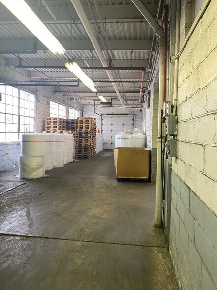 More Photos Of Line Street, Archbald Manufacturing For Sale