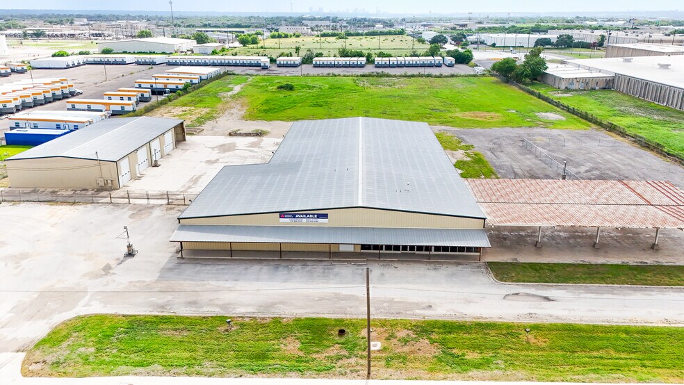 More Photos Of 9415 NE Loop 410, San Antonio Distribution For Lease