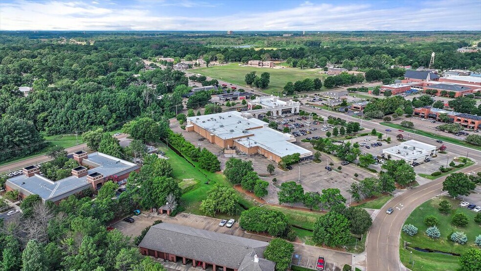 More Photos Of 1020-1038 Highway 51, Madison Unknown For Lease