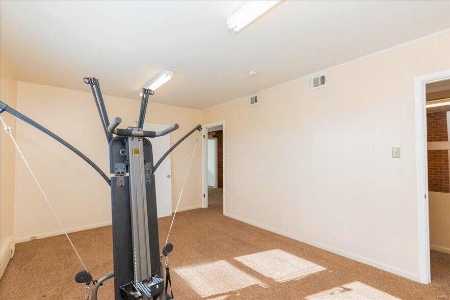 More Photos Of 9979 Watson Rd, Saint Louis Storefront Retail Office For Sale