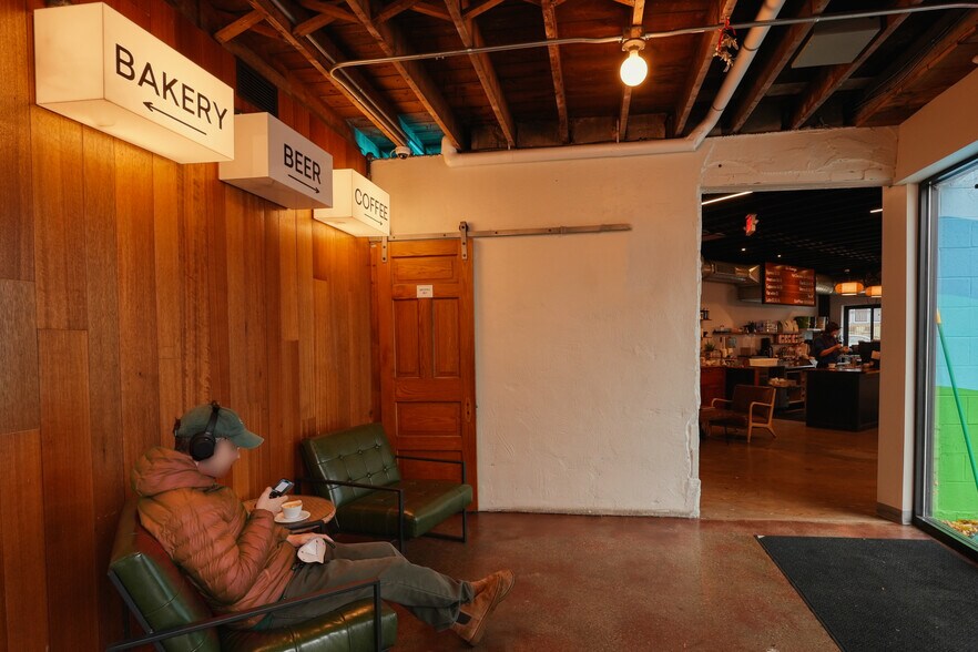 More Photos Of 557 North St, Madison Warehouse For Lease