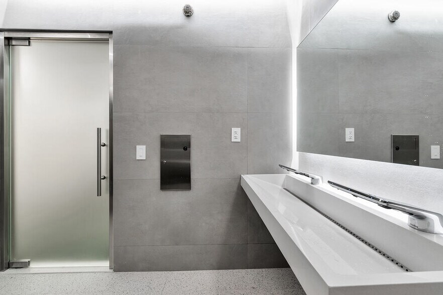 More Photos Of 1975 Linden Blvd, Elmont Medical For Lease