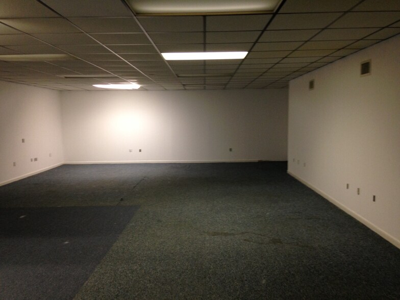 More Photos Of 1102 S Us Highway 1, Fort Pierce General Retail For Sale