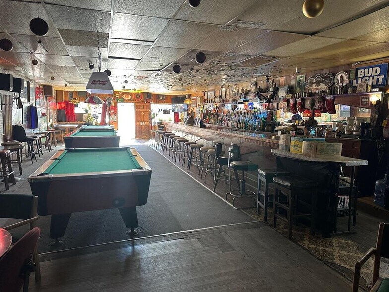 More Photos Of 190 Commercial St, Portola Bar For Sale