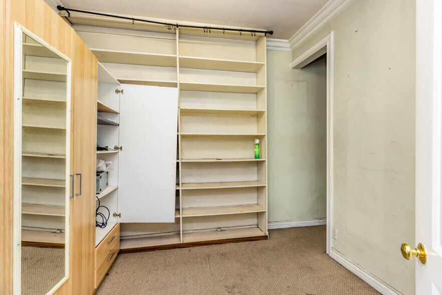 More Photos Of 632 W Stocker St, Glendale Religious Facility For Sale