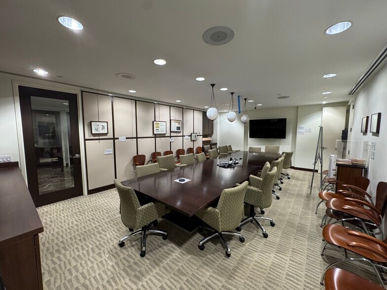 More Photos Of 125 Maiden Ln, New York Medical For Sale