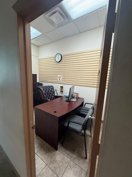 More Photos Of 341-351 Parkhurst Sq, Brampton Unknown For Lease