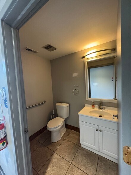 More Photos Of 2895 Hamilton Blvd, Allentown Medical For Sale