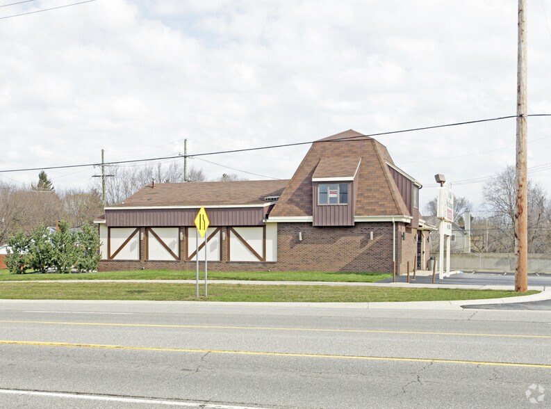 More Photos Of 2044 South Blvd, Rochester Hills Medical For Lease