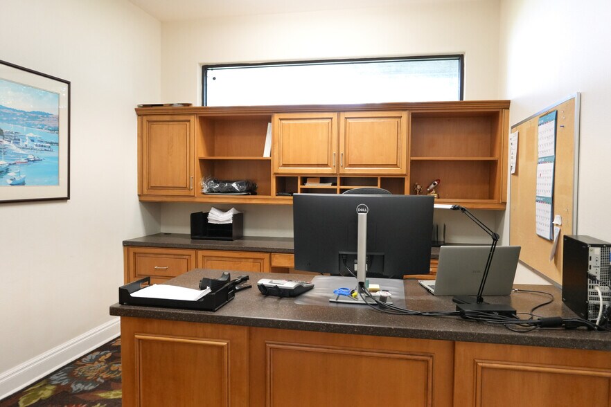 More Photos Of 1725 Barber Rd, Sarasota Office For Sale
