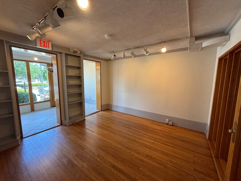 More Photos Of 3447 W Cary St, Richmond Office For Lease