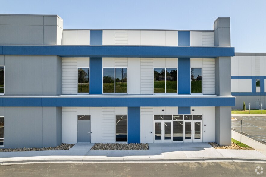 More Photos Of 2004 Moore Duncan Hwy, Moore Manufacturing For Lease