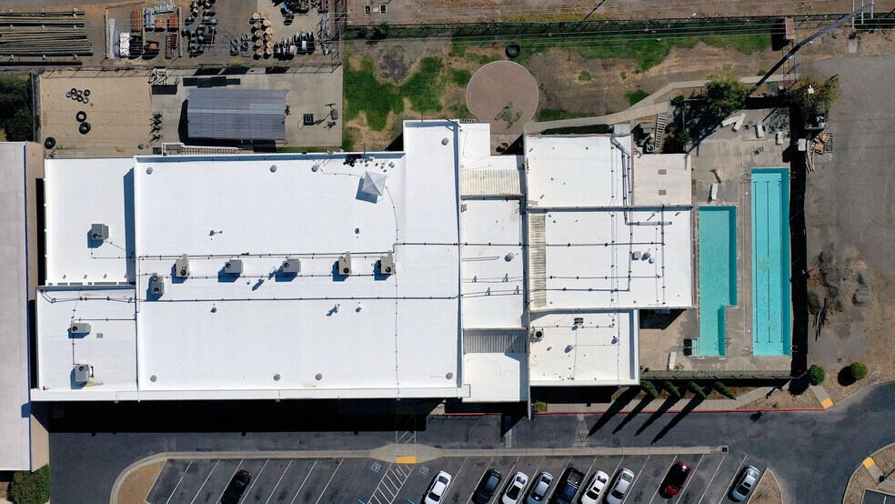 More Photos Of 1026 Skyway, Chico Health Club For Sale