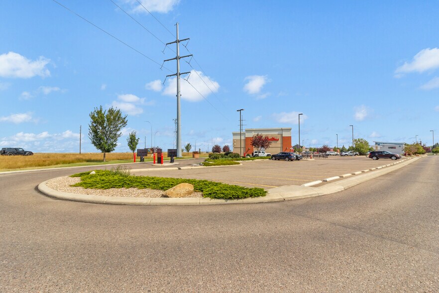 More Photos Of 2350 Division Av NW, Medicine Hat Unknown For Lease