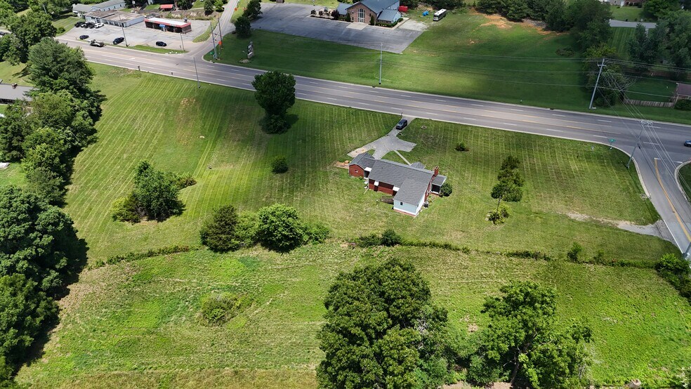More Photos Of 5207 N Roan St, Gray Specialty For Sale