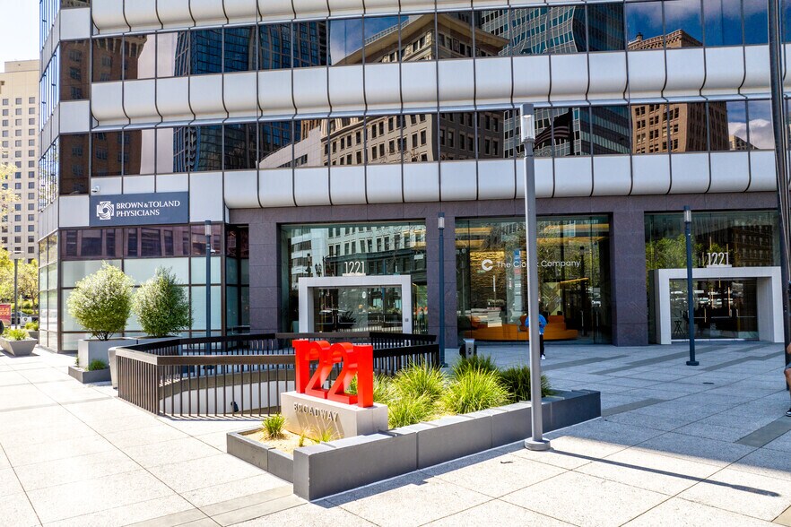 More Photos Of 1221 Broadway, Oakland Office For Lease